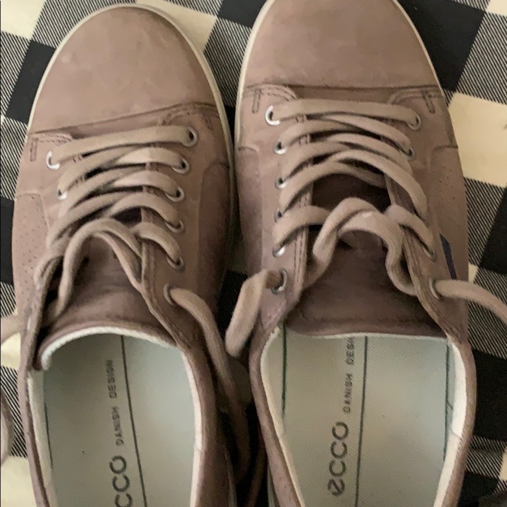 Ecco size 39 city sneakers